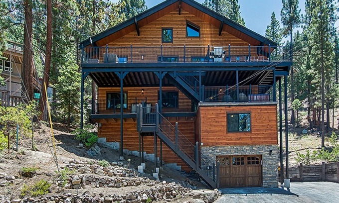 Zephyr Cove House | 8 bedroom Estate close to the beach