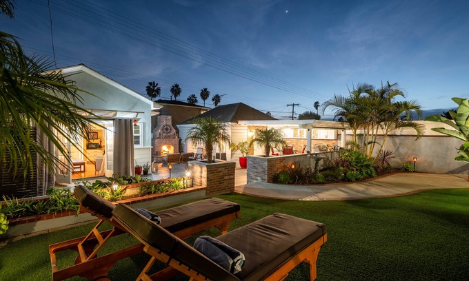 North Pacific Beach House | 8 blocks to beach, hot tub, fireplace, grill, patio, yard, bicycles, ping pong.