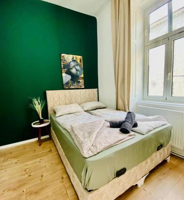 Matzleinsdorf Apartment | 8 Fully Equipped Studio Apt w Terrace Margareten