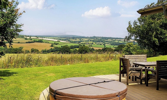Dobwalls Cottage | 8 HORIZON VIEW, pet friendly, luxury holiday cottage in Dobwalls