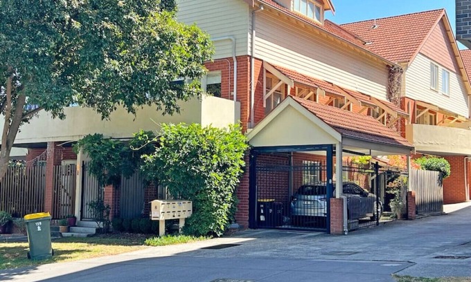 Box Hill House | 8 John St Box Hill U3 Hidden Gem 1 BRM Garage Wifi