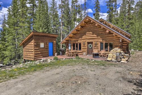 Valley of the Blue House | 8 Mi to Gondola Cozy Breckenridge Cabin with Deck!
