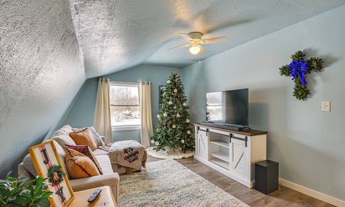 Limerick Apartment | 8 Mi to Lake Ontario: Pet-Friendly Apt w/Deck!