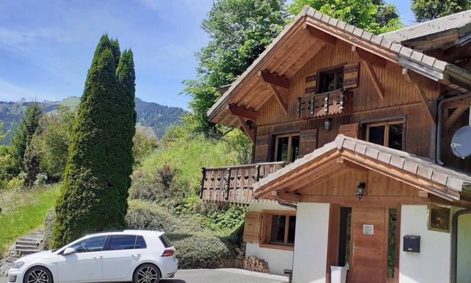 Montriond Ski Chalet | 8-Person Chalet with Hot Tub in Portes du Soleil