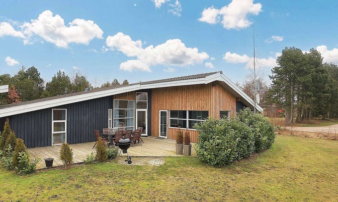 Bøtø By House | 8 person holiday home in Væggerløse