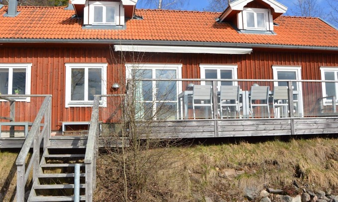 Tviklippan House | 8 person holiday home in HJÄLTEVAD