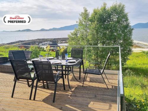 Stadlandet House | 8 person holiday home in Åram