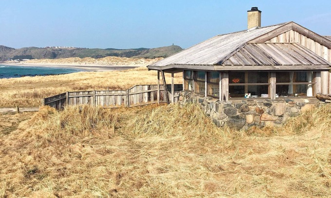 Sola House | 8 person holiday home in Voll-By Traum