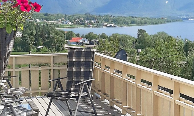 Sortland House | 8 person holiday home in SORTLAND-By Traum