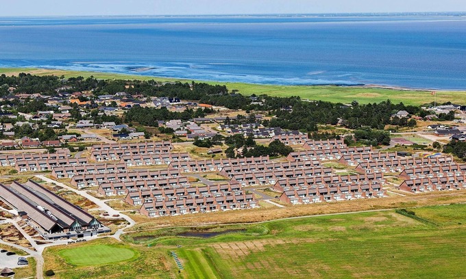 Sønderstrand House | 8 person holiday home on a holiday park in Rømø