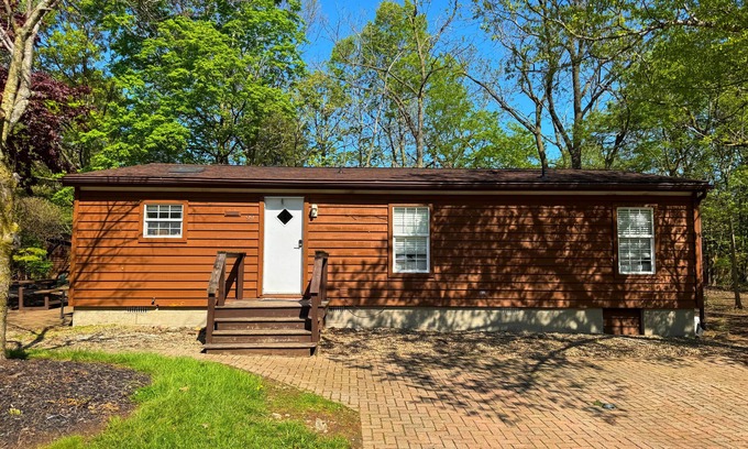 Put-in-Bay House | 8-Person Home at the Put-in-Bay Island Club - 3 BR, 2 BA, parking - IC99