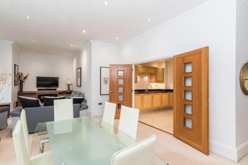 Sutton Coldfield Apartment | 8 Royal Court Apartments,Sutton Coldfield, Birmingham B74 2NA