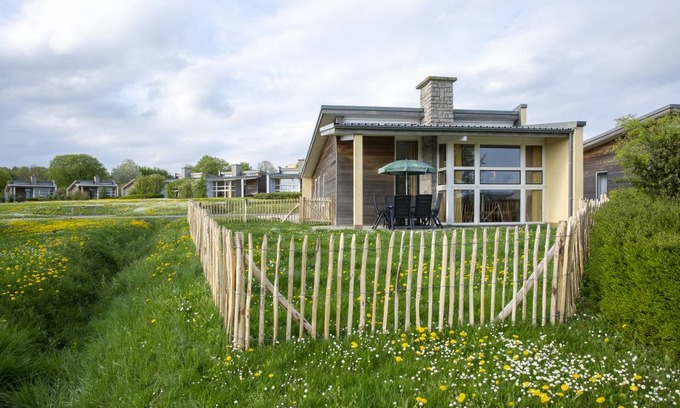 Froidchapelle House | 80 m² Bungalow ∙ 3 bedrooms ∙ 6 guests