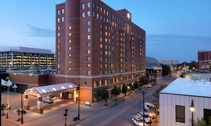 Downtown Springfield Hotel | 80 m² Hotel ∙ 127 guests
