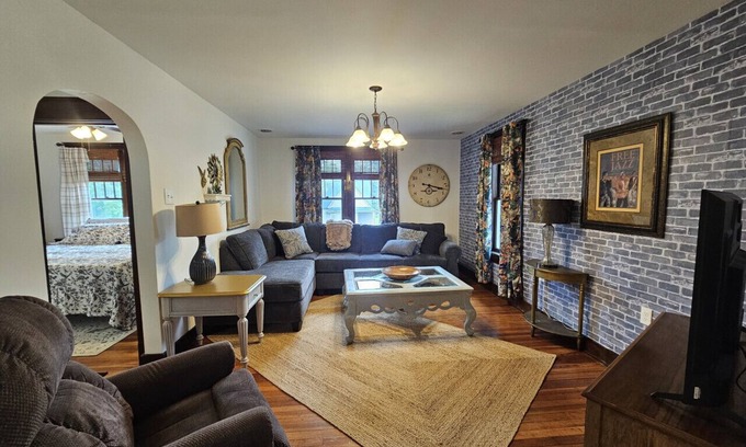 Mattoon Apartment | 803 Edgar just 5 minutes from the Emerald Acres Sports complex.