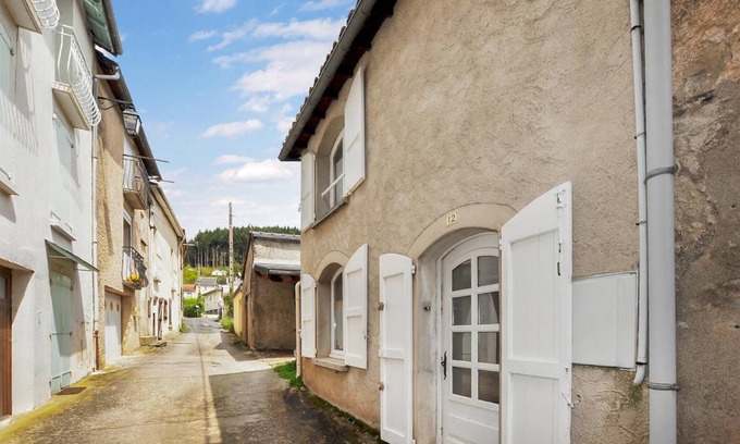 Saint-Jean-du-Bruel House | 81 m² House ∙ 2 bedrooms ∙ 8 guests
