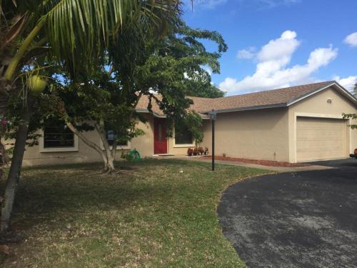 Kendale Lakes House | 82-10SW 135AV