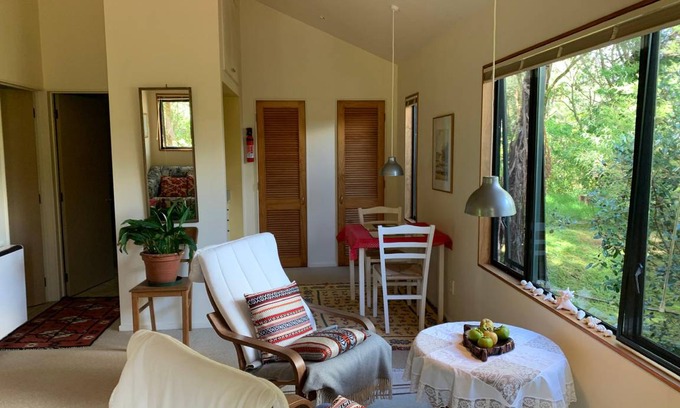 Russell House | 84 m² Bungalow ∙ 1 bedroom ∙ 3 guests
