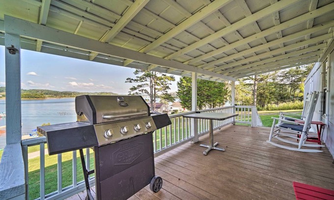 Bean Station Cottage | 84 m² Cabin ∙ 2 bedrooms ∙ 5 guests