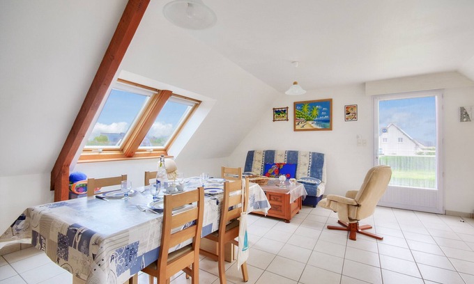 Erquy Apartment | 850m from the beach, flat for 5 with garden
