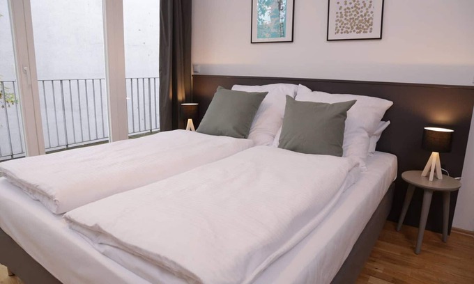 Prenzlauer Berg Apartment | 85QM MODERN DESIGN APARTMENT by BENSIMON (5)