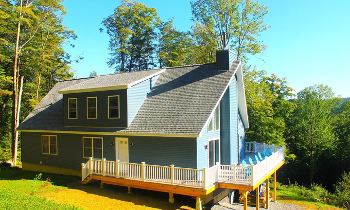 West Wardsboro House | 8mins Mount Snow - NEW Cabin 3600SF - Game Room - 20%OFF