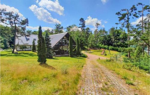 Suleczyno House | 9 Bedroom Amazing Home In Klodno