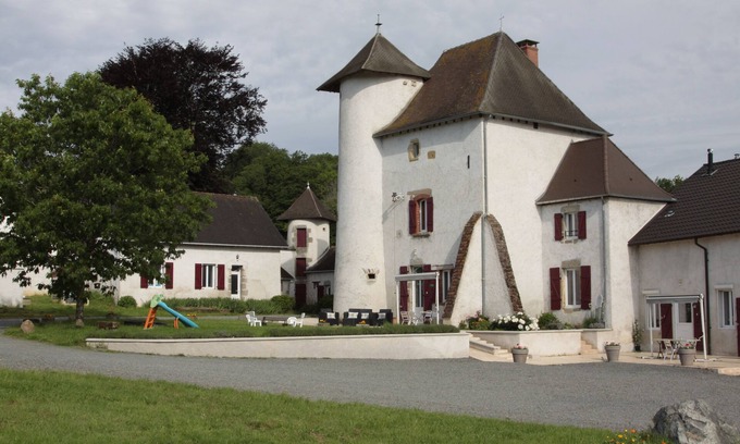 Flety House | 9 bedroom private vacation home in flã©ty