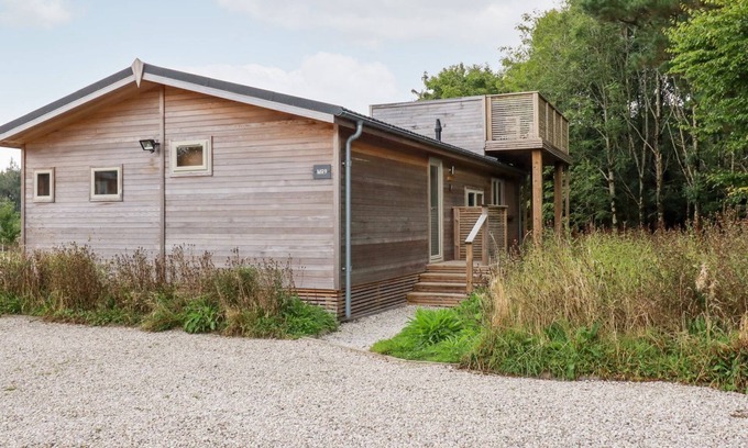 Dobwalls Cottage | 9 MEADOW RETREAT, family friendly, luxury holiday cottage in Dobwalls