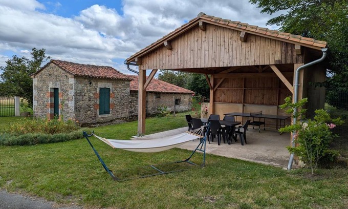 Montmoreau-Saint-Cybard Cottage | 90 m² Cottage ∙ 2 bedrooms ∙ 5 guests