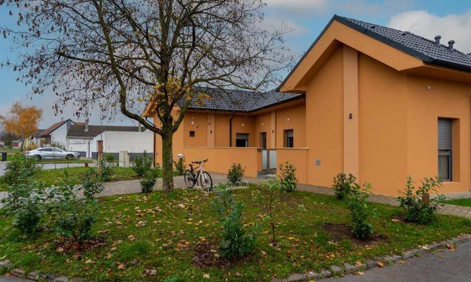 Parndorf Bed & Breakfast | 90 m² Bed and breakfast ∙ 2 bedrooms ∙ 6 guests