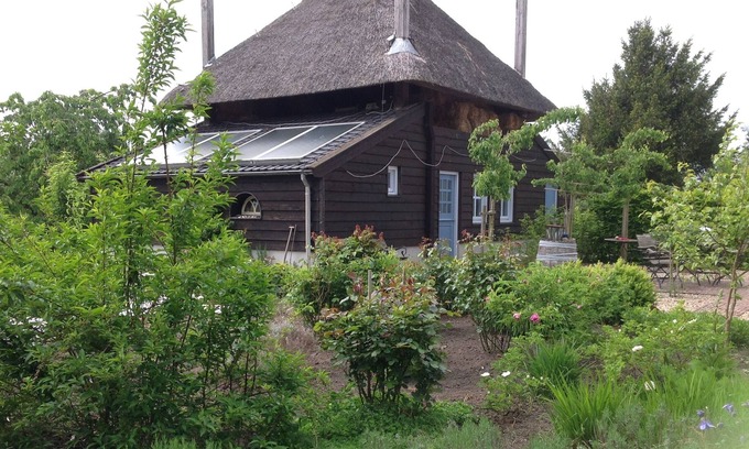 Eck en Wiel Cottage | 900 Sq. Foot Country Cottage With Bedroom, Living Room, Kitchen, Fully Equipped