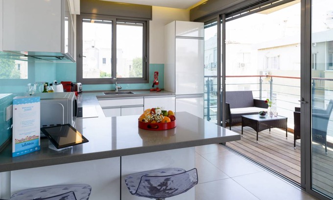 Tel Aviv Promenade Apartment | 97 m² Apartment ∙ 3 bedrooms ∙ 6 guests