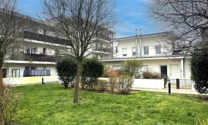 Epernon Apartment | 97 m² Apartment ∙ 3 bedrooms ∙ 6 guests