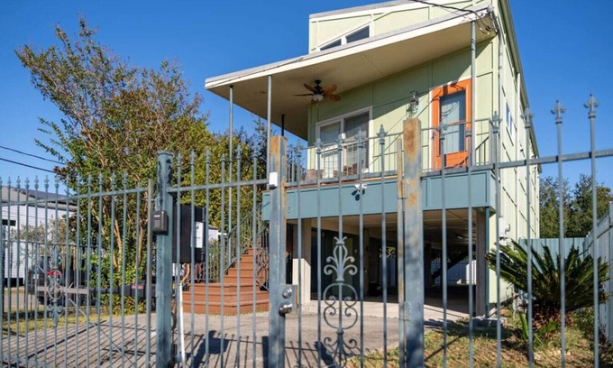 Lower Ninth Ward House | 9th Ward Beauty- Make it Right Home Close to Qtr