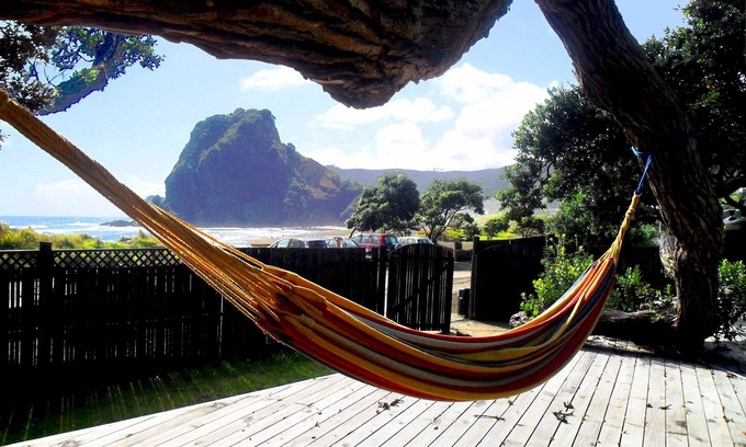 Piha House | A Beach House at Piha - beachfront romantic hideaway, prime South Piha Beach.