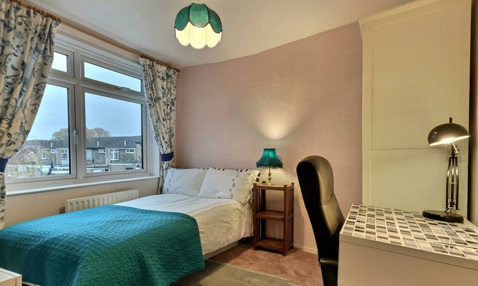 Epsom House | A Beautiful Accommodation in Quiet Area