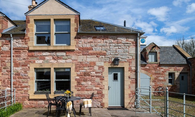 Greenlaw Cottage | A beautiful and cosy dog friendly cottage with flexible sleeping arrangements