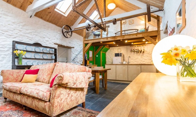 Cardigan House | A beautiful rare find with beautiful walks.