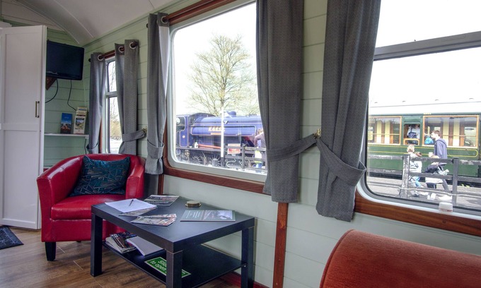 Ewhurst Green Ski Chalet | A carefully converted heritage railway coach in the countryside.