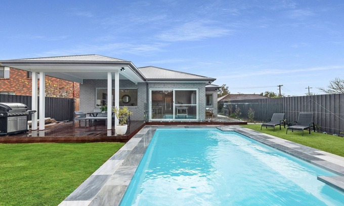Tootgarook House | A Coastal Oasis near Rye, Beach and Shops