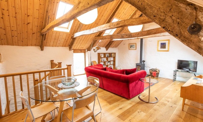 Cardigan House | A cosy country escape for two in the heart of Pembrokeshire