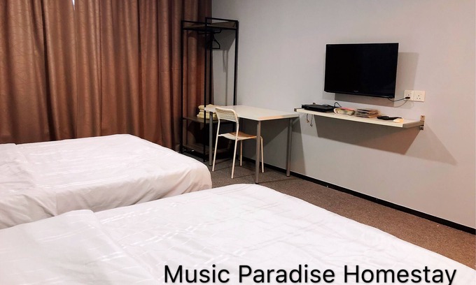 Taman Kota Laksamana Apartment | A cozy apartment for a big group of friends and families