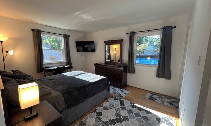 Chantilly House | A Cozy Master Queen Bedroom with Private Bathroom in a shared house