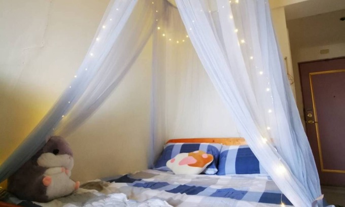 East District House | A cozy room with stories from FaFa