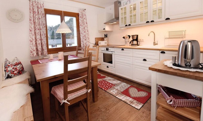 Partenen Apartment | A feel-good atmosphere with a free view of the mountains guaranteed