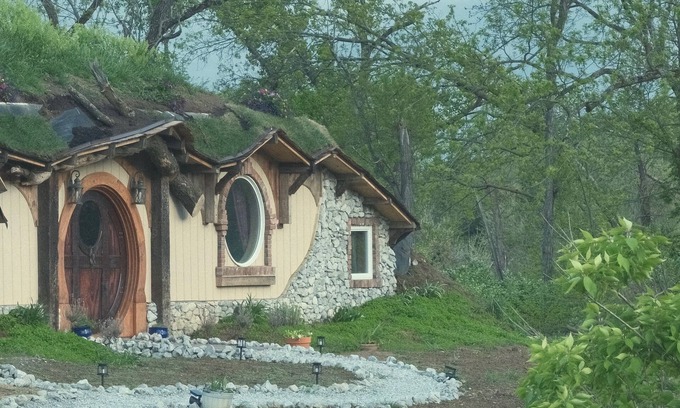 Nauvoo Cottage | A four bedroom hobbit hole style home five minutes from historic Nauvoo Illinois