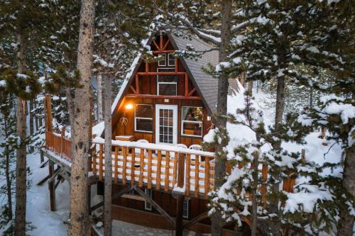 Saint Mary's House | A-Frame Cabin - Mountain Views, Deck, Pet Friendly