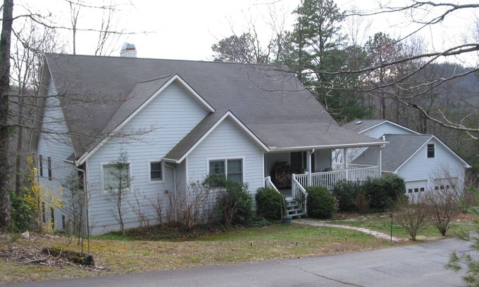 Skyland House | A fun haven for nature lovers.