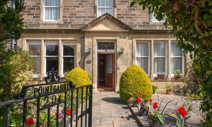 North Berwick House | A generous, elegant front-line Victorian property with stunning sea, golf & offshore island views.